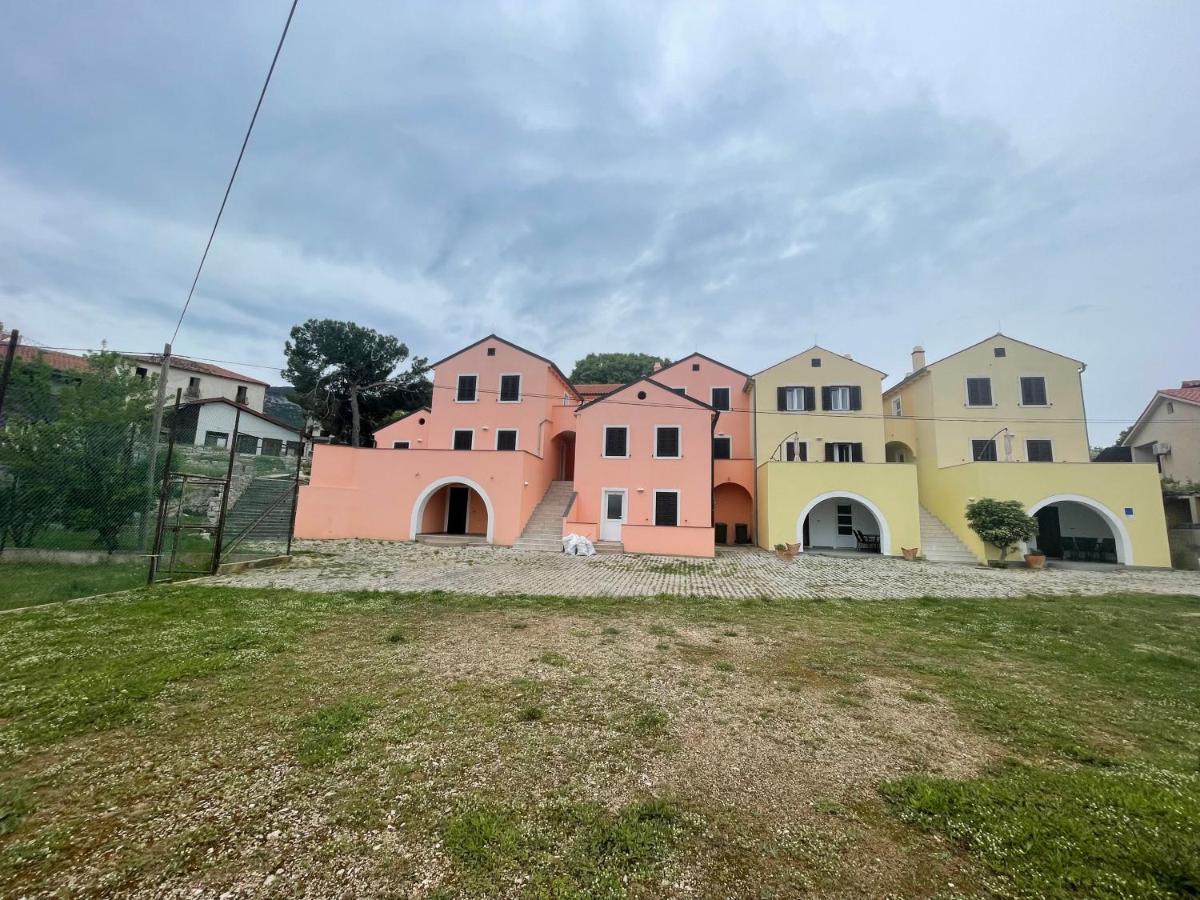 Accordi Lontani Apartment เนเรซีน ภายนอก รูปภาพ