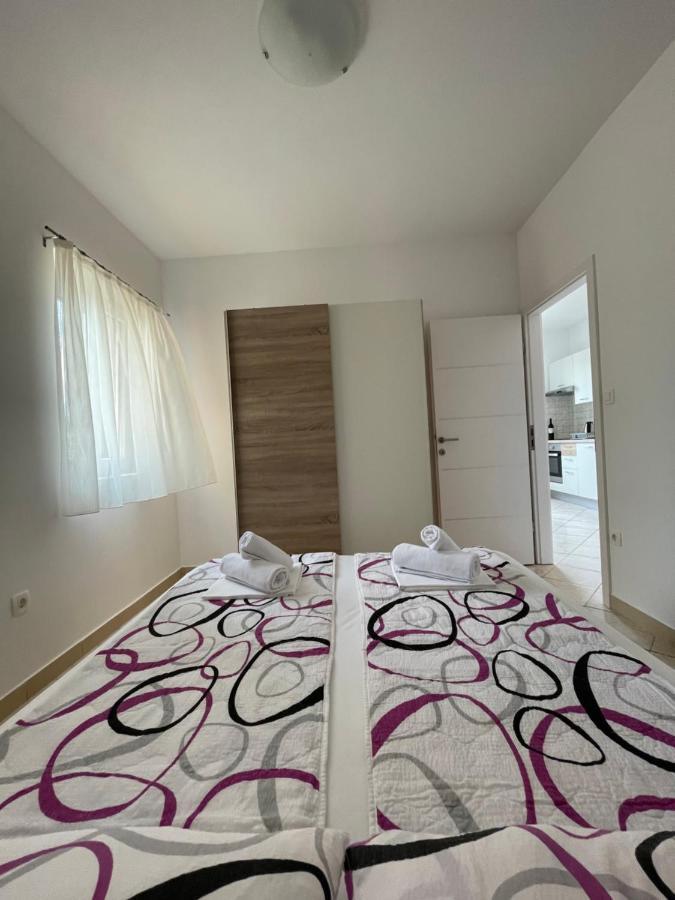 Accordi Lontani Apartment เนเรซีน ภายนอก รูปภาพ