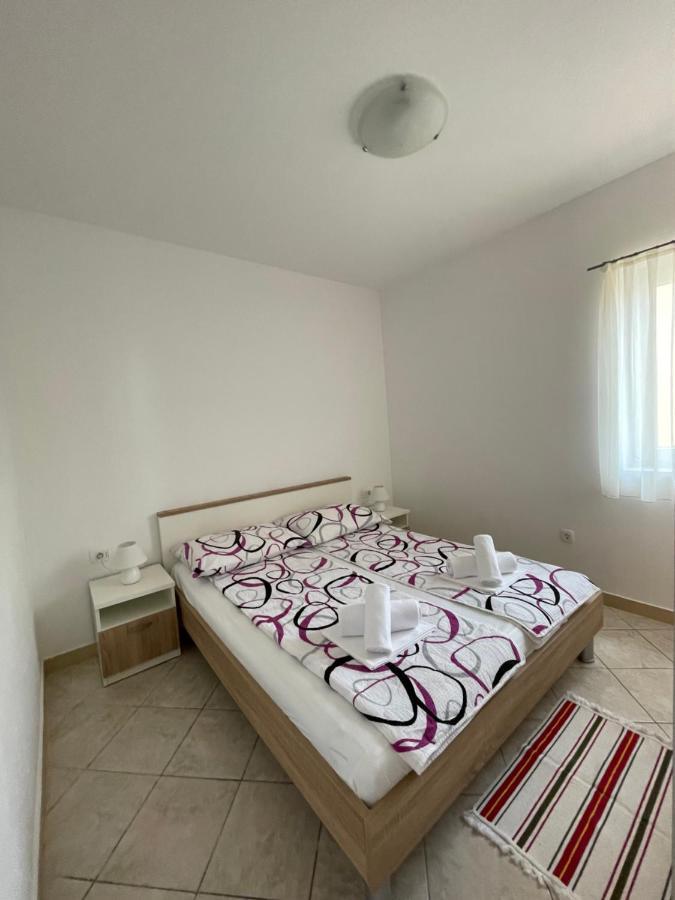 Accordi Lontani Apartment เนเรซีน ภายนอก รูปภาพ