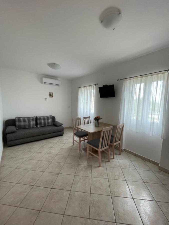 Accordi Lontani Apartment เนเรซีน ภายนอก รูปภาพ